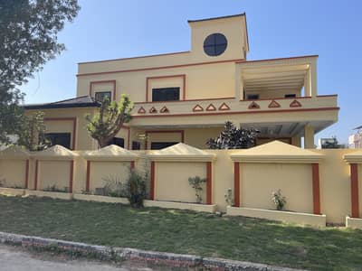 B Block 16 M Corner House Available For Rent