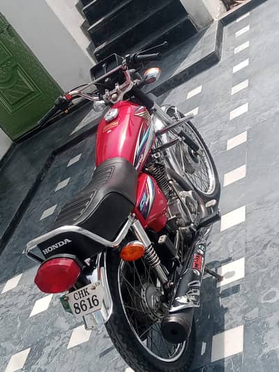 Honda 125 in clean condition