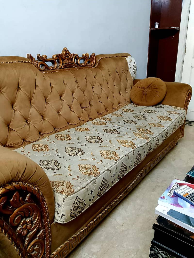 Sofa Excellent condition 0