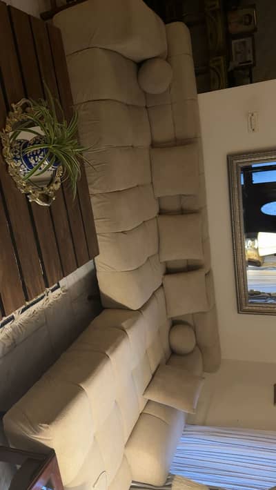 L shape sofa 10/10 condition.