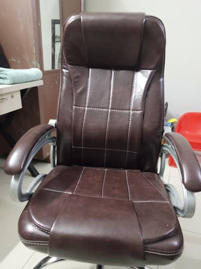 High quality office chair available on low prices