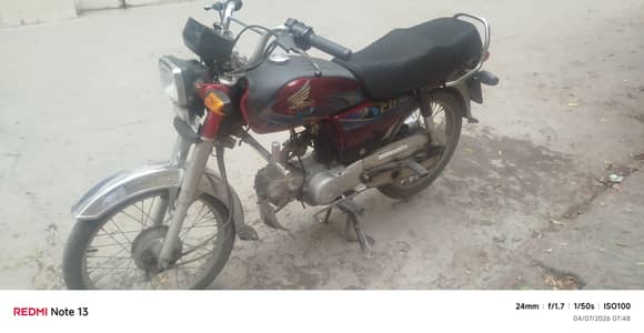 Urgent Sale CD 70 Red Colour