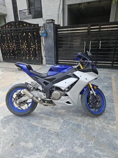 Yamaha R1M