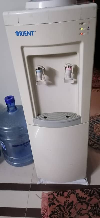 HAIER Water Dispenser With Refreigerant For Urgent Sale