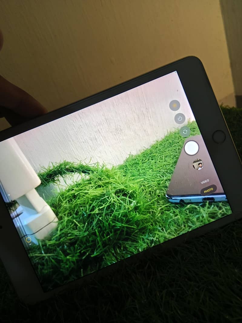 ipad mini 5 (64) GB 7