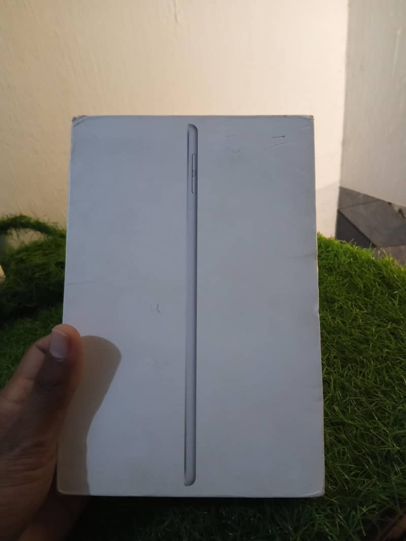 ipad mini 5 (64) GB 11