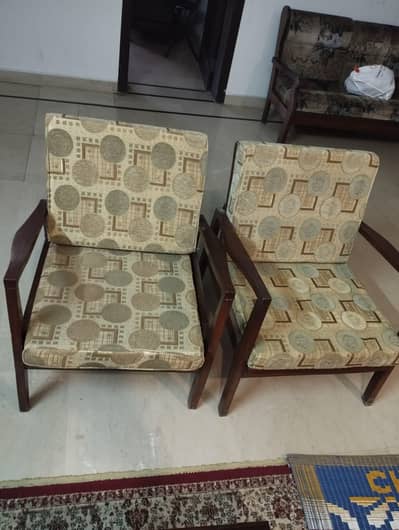 Cushion chairs with molty foam