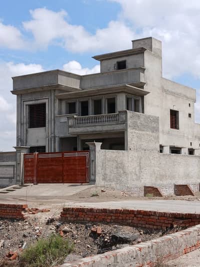 Triple Storey 12 Marla House For Sale In Fatima Avenue Multan