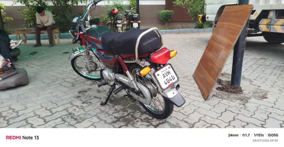 Urgent Sale CD 70 Red Colour