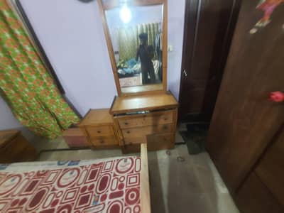 Bed with 3 SideTables and DressingTable