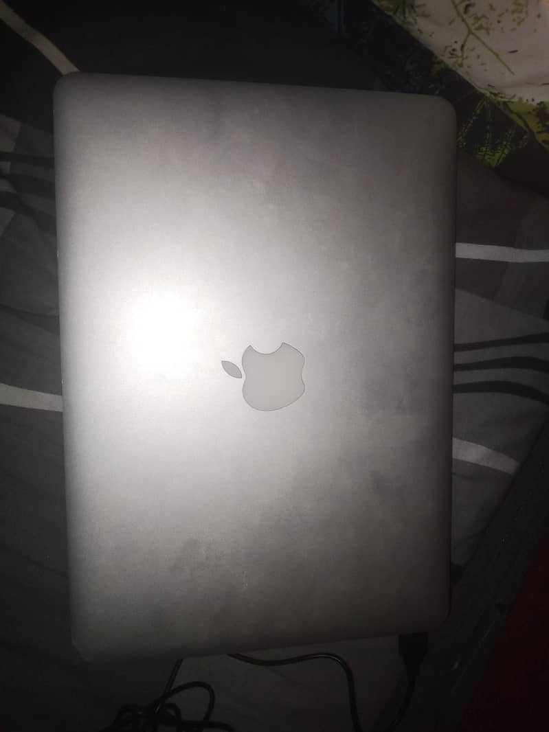 MacBook 4