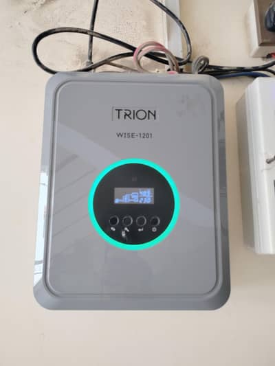 Trion solar inverter  1kw and battery 100 amp Ags