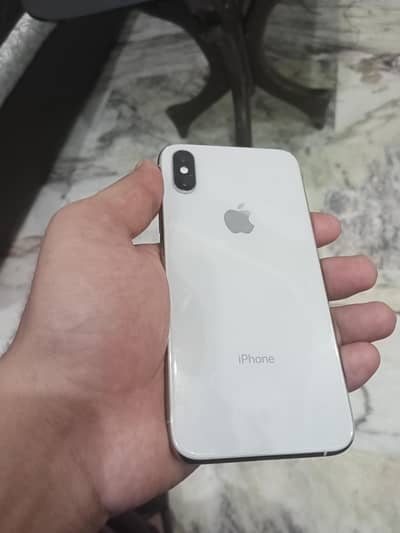 iPhone XS white color