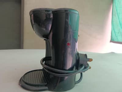 BLACK N DECKER  SINGLE CUP COFFEE MAKER