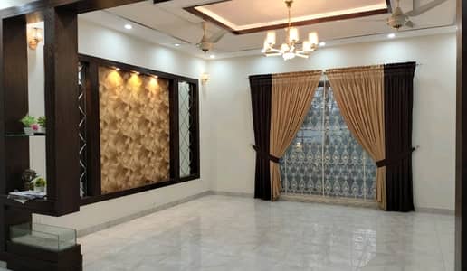 10 Marla House In Bahria Town Of Lahore Is Available For rent