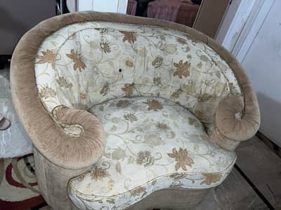 2 seats sofa set urgent sale