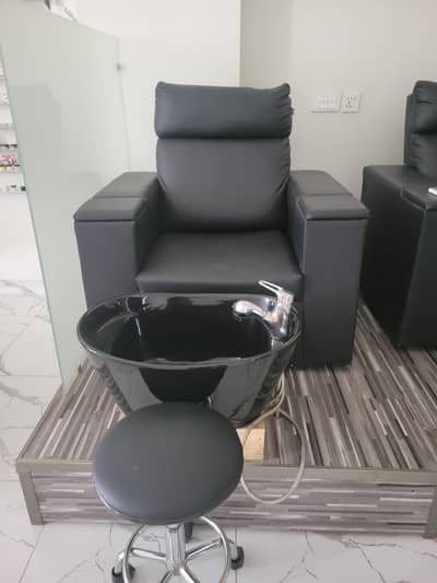 pedicure station (sofa, sink and stool included)