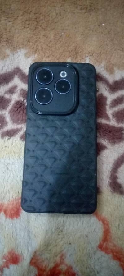INFINIX HOT 40 PRO  WITH BOX AND GENUINE CHARGER