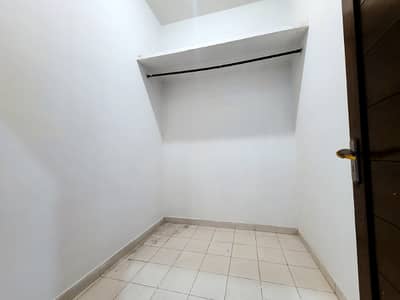 Good Location 1 Kanal Upper Portion Available For Rent In DHA Lahore Phase 4 Block BB