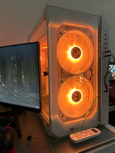 ThermalTake View 51 Snow ARGB Tempered glass edition Full Tower Casing