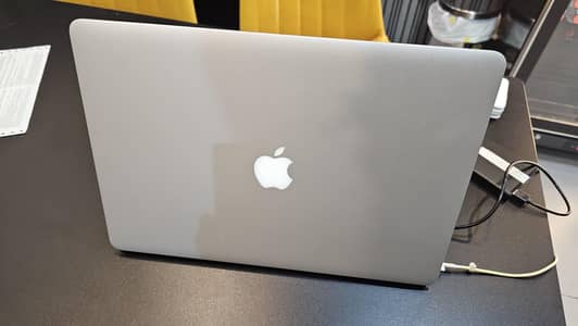 Macbook Pro i7 Silver Color 16GB 500GB SSD