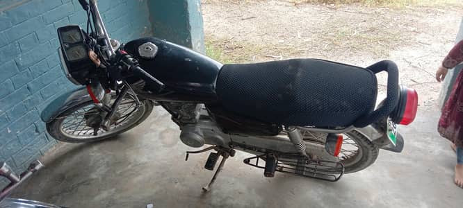 Honda 125 black color for sale