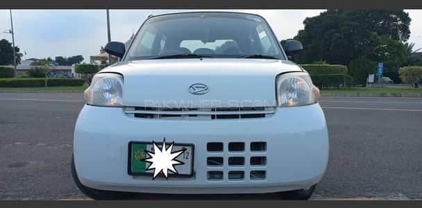 Daihatsu ESSE