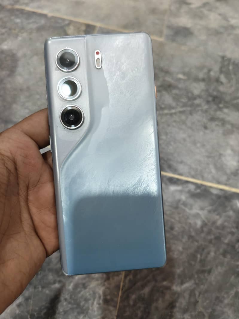 Techno Camon 40 pro 1