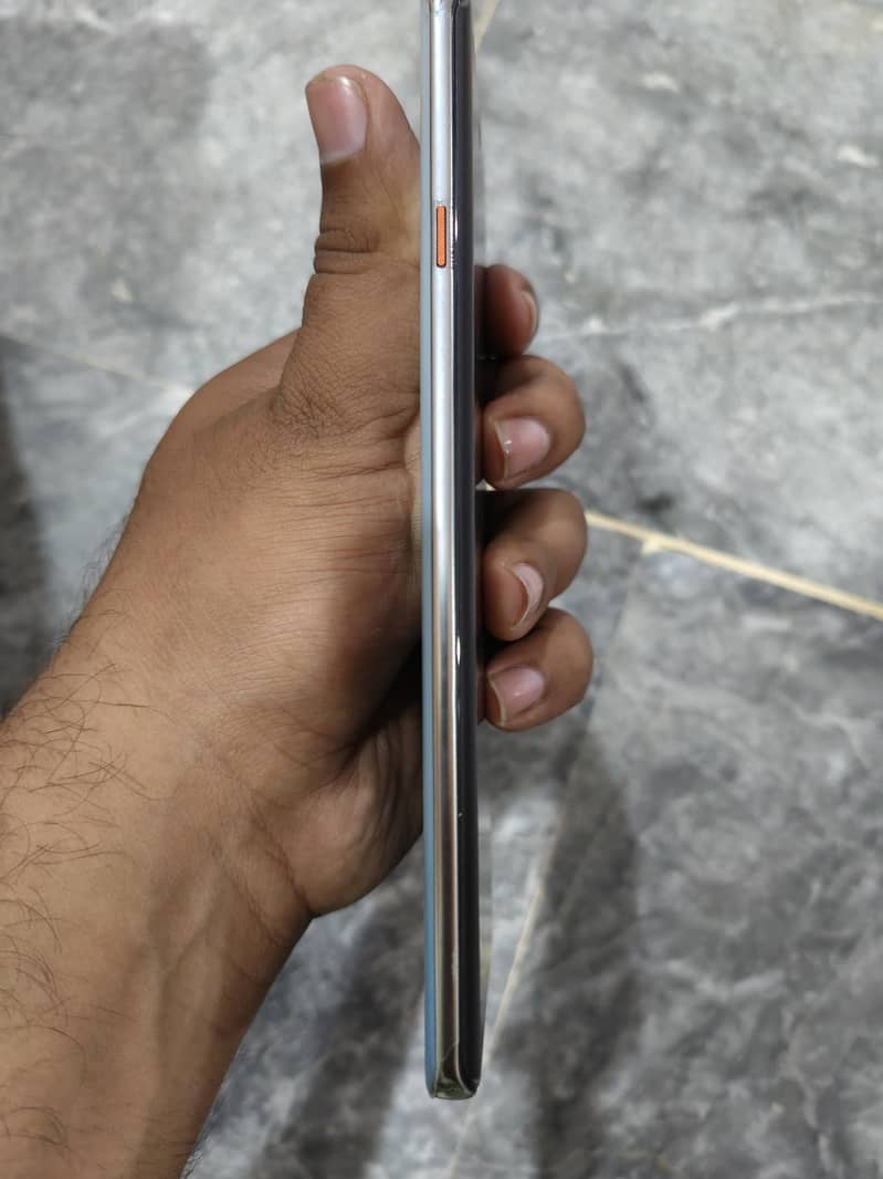 Techno Camon 40 pro 3