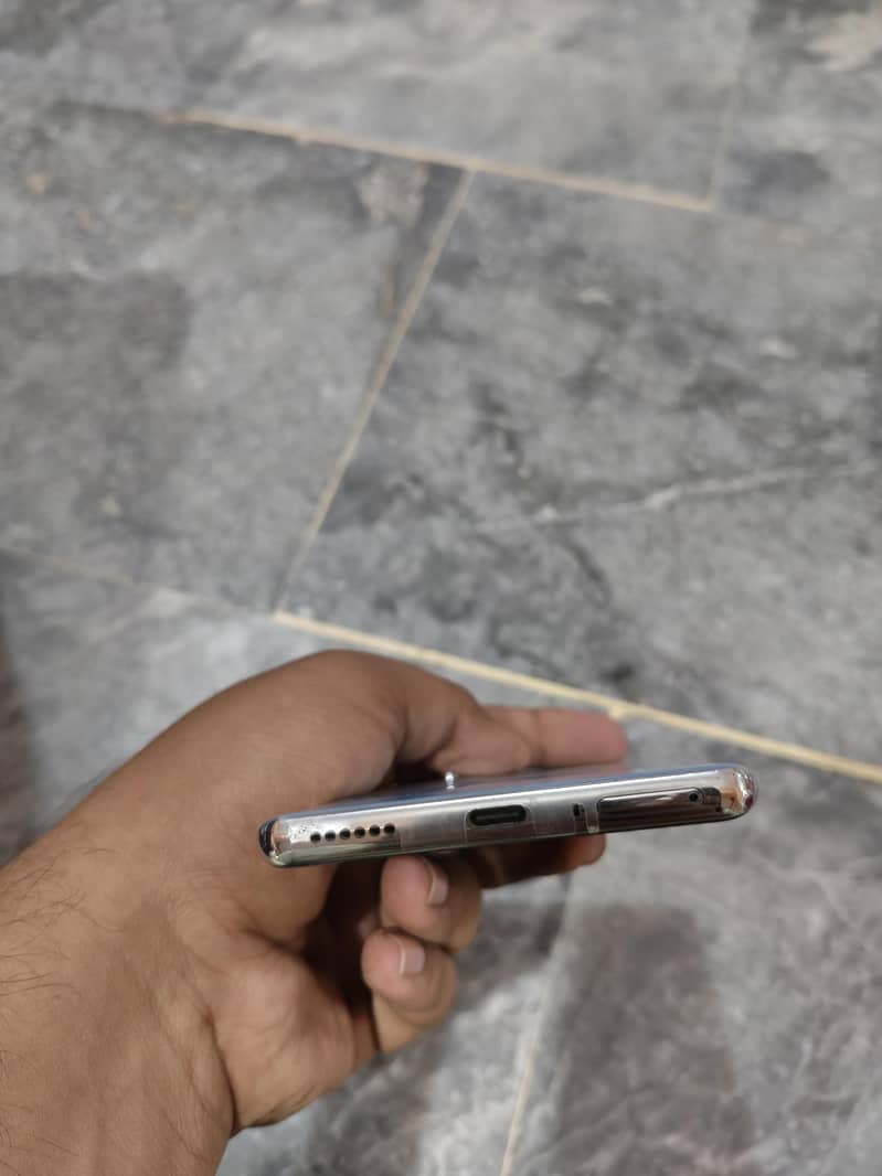 Techno Camon 40 pro 4