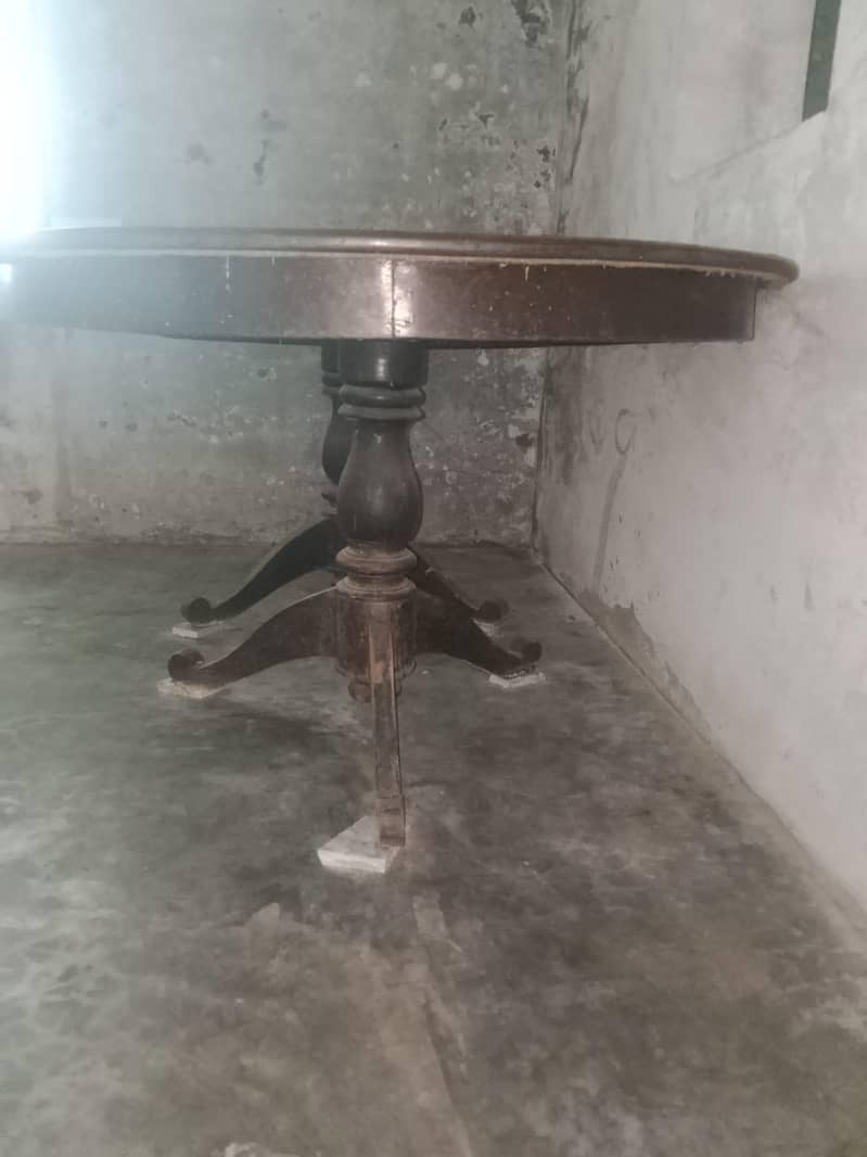 مظبوط لکڑی کا بنا خوبصورت لمبوتری شیپ کا ڈائننگ ٹیبل ب 3