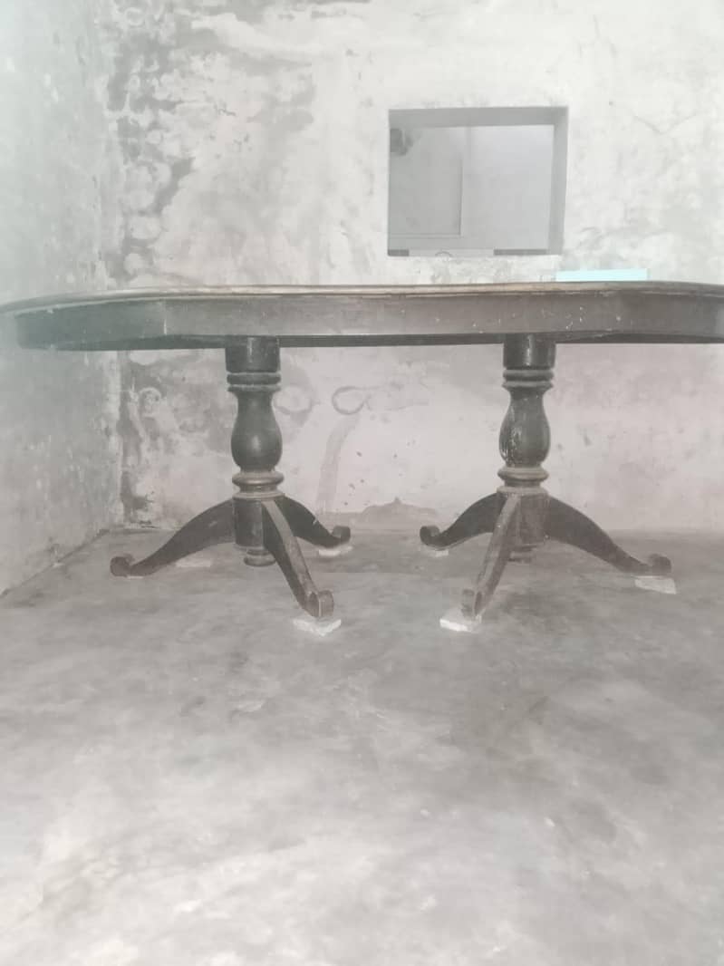 مظبوط لکڑی کا بنا خوبصورت لمبوتری شیپ کا ڈائننگ ٹیبل ب 4