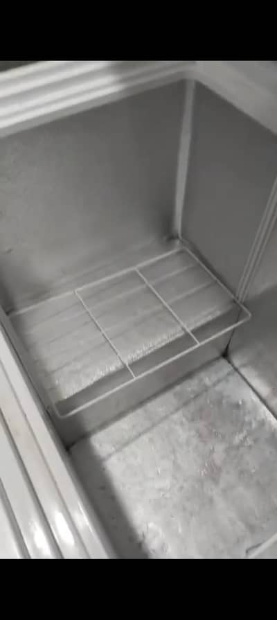 Waves frizer good condition