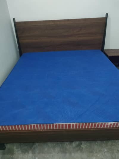 Habitt bed and side table