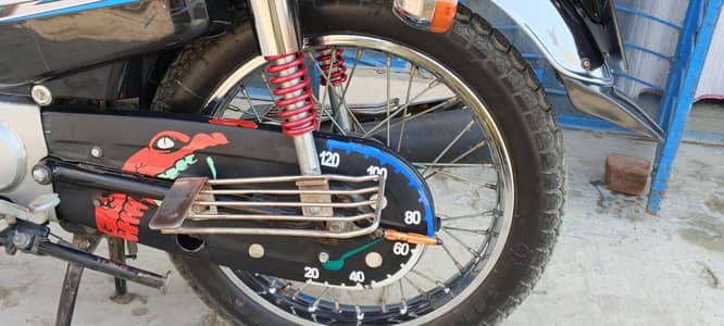 bike Ghar ki Chali Hui hai acchi condition mein Koi Kam Nahin hai