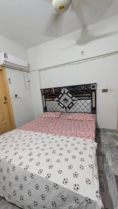 Selling complete furniture bed Almari showcase