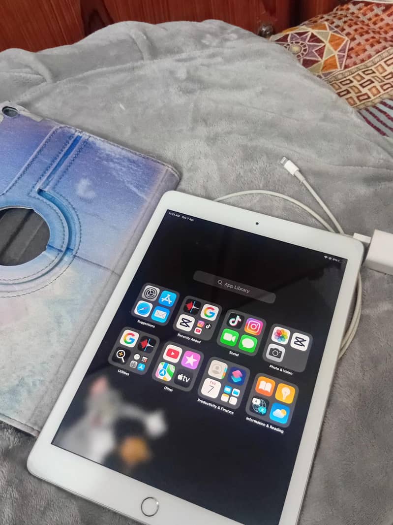 ipad 5th (Generation) 1