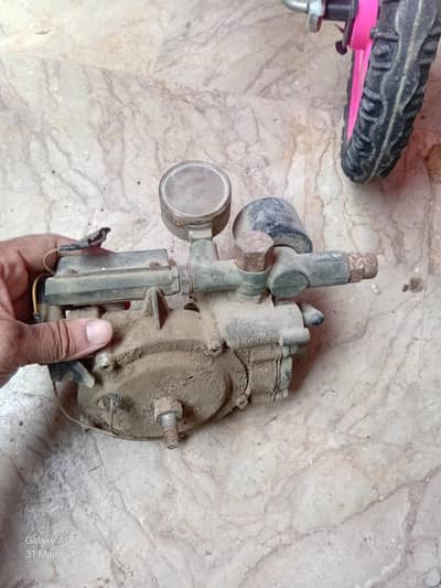 CNG CYLINDER WITH KIT USED IN MEHRAN PERFECT CONDITION