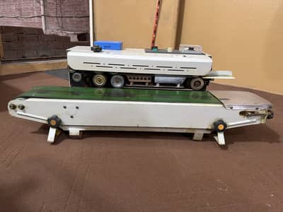 Band continues sealer machine