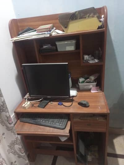 fore sale can be used for gaming studying or also for book shelf