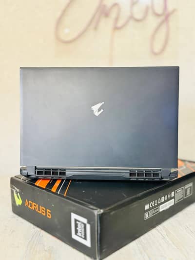 Gaming Laptop 40GB Ram RTX 3070 Gigabyte Aorus 5se