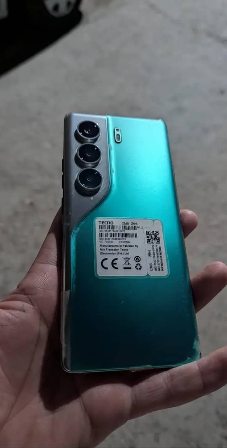 Tecno CAMON 40 Pro 1