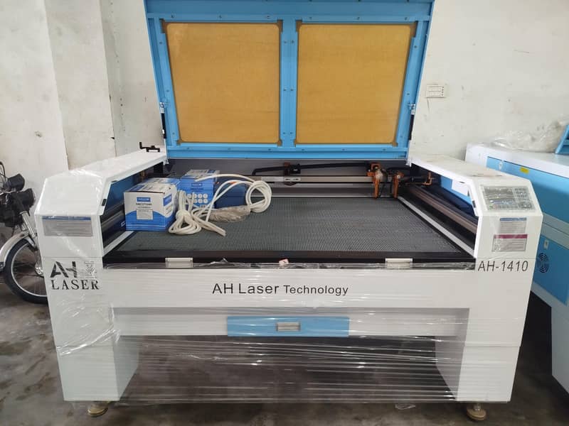 Laser cutting machine 8