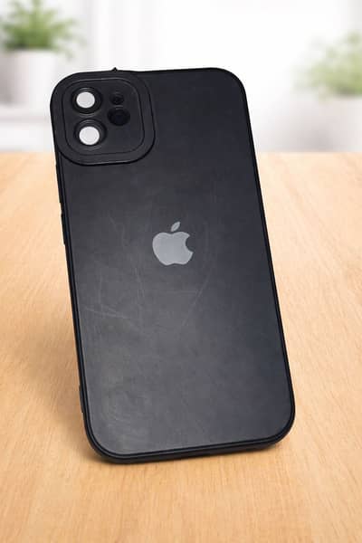 iPhone 11 Back Cover (Original Style) – Good Condition