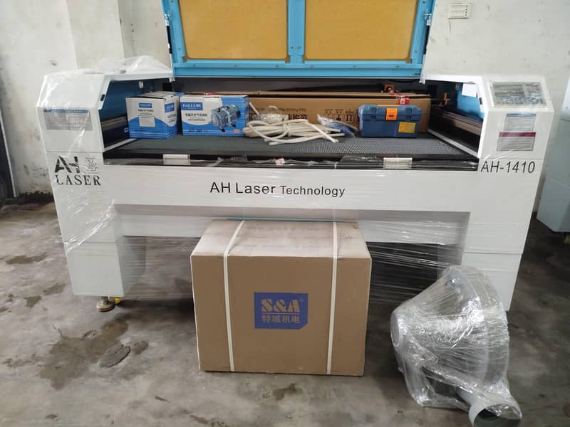 Laser cutting machine 0