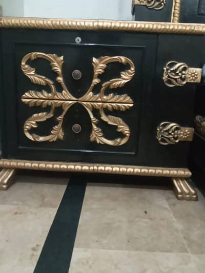 bed side table Shringar maze