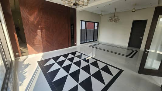 1 Kanal Full House For Rent In DHA Phase 7 - Near Park And Commercial Market