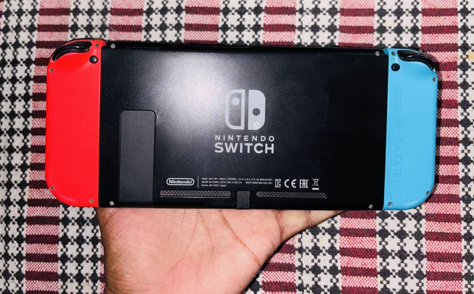 Nintendo Switch 4