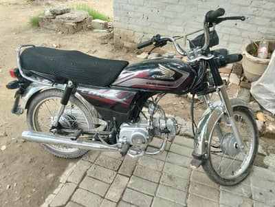 Black Honda CD 70cc in very good condition