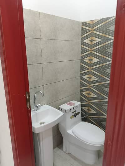 240 Square Yards Beautiful Corner House For Sale West Open In One Of The Top Society Of Scheme 33 Punjabi Saudagran 25 A